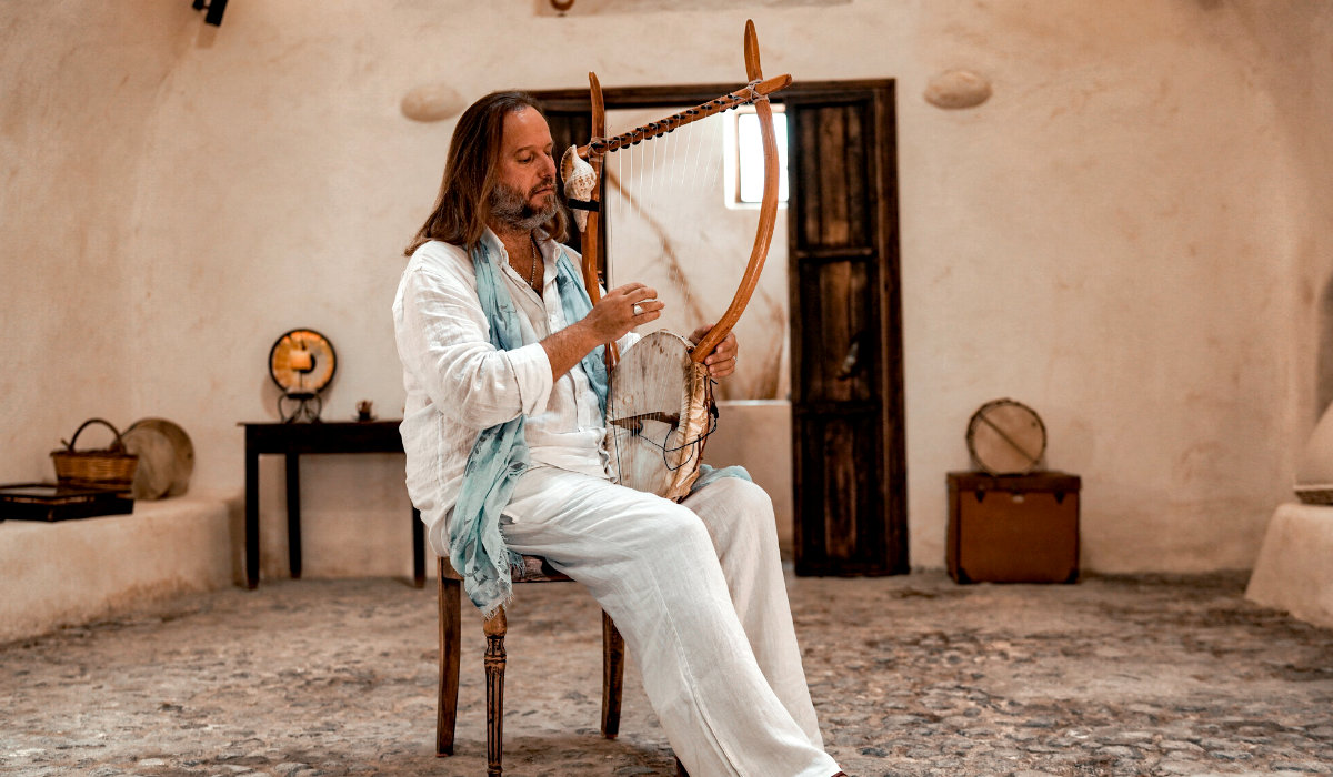 MUSIC-SANTORINI_MMC
